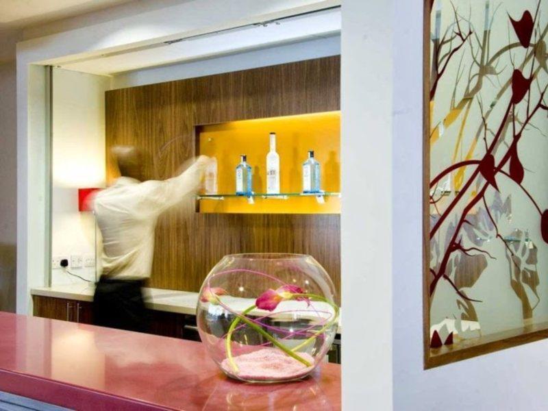London Luton Vale Hotel Buitenkant foto
